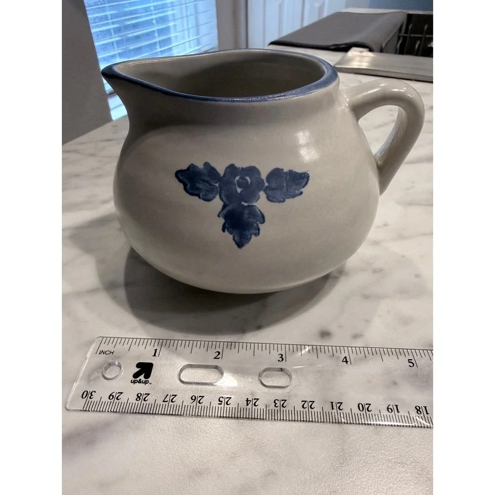 Pfaltzgraff Yorktowne Large Creamer/Gravy boat Blue Gray Stoneware USA Farmhouse